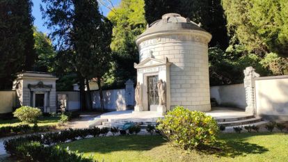 Cimitero di Camnago Volta  